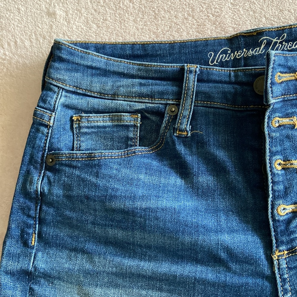 Universal Thread shorts - Picture 3 of 7